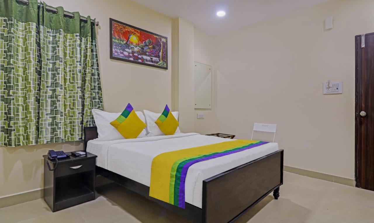 Treebo Trip Airport Pride Inn Хайдарабад Экстерьер фото
